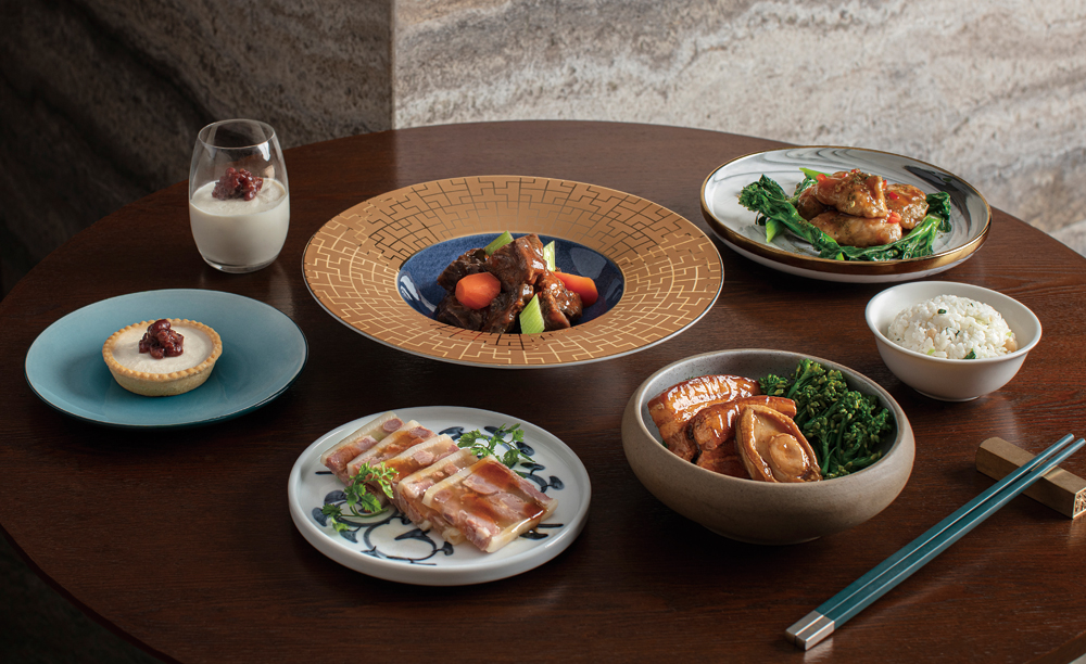 国泰航空与米其林星级食府都爹利会馆合作推出全新“港式滋味”菜单。